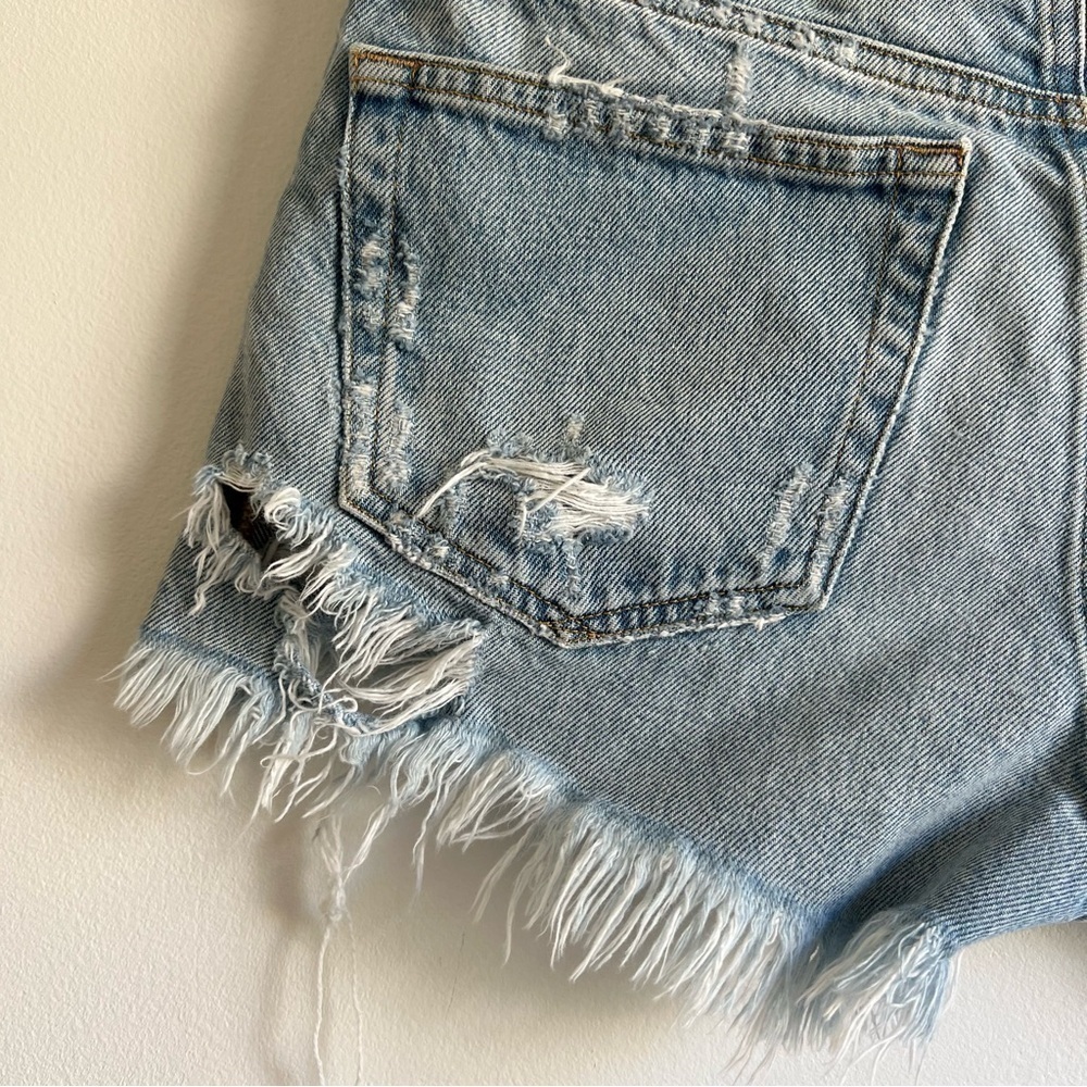 Agolde Parker Vintage Cut Off Shorts in Swapmeet - Picture 12 of 16